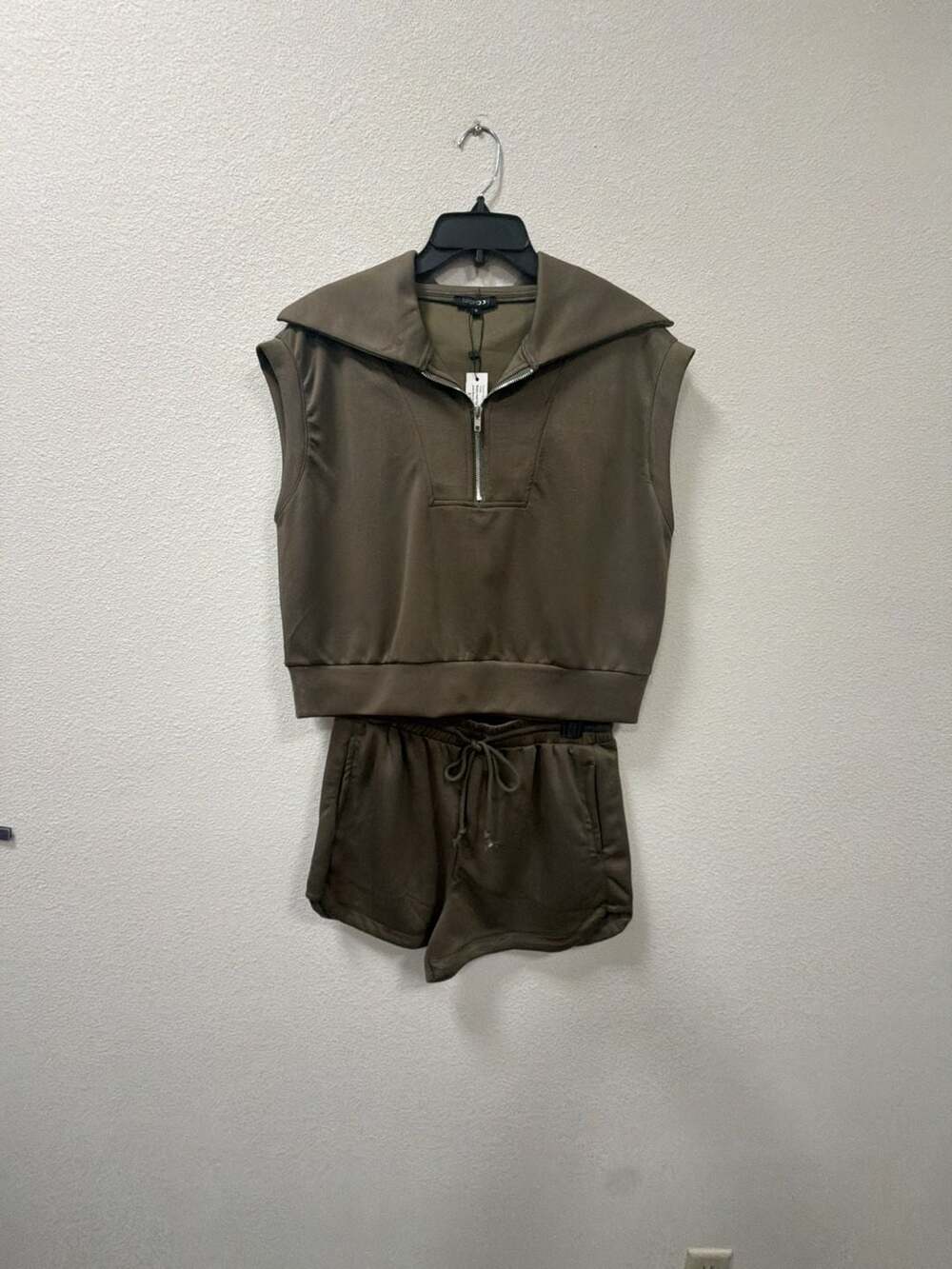 PAPERMOON Blake Half Zip Cropped Sweatshirt and Shorts Set Size M